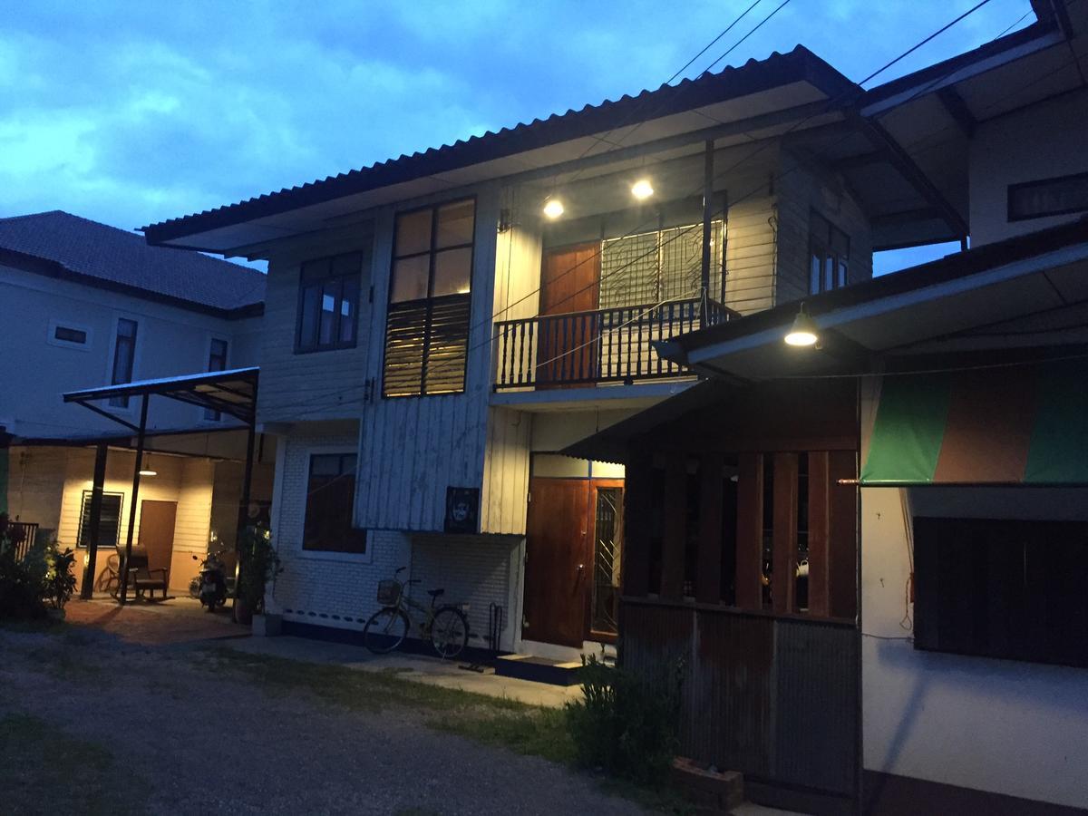 Bed Time Hostel Chiangrai Chiang Rai Bagian luar foto