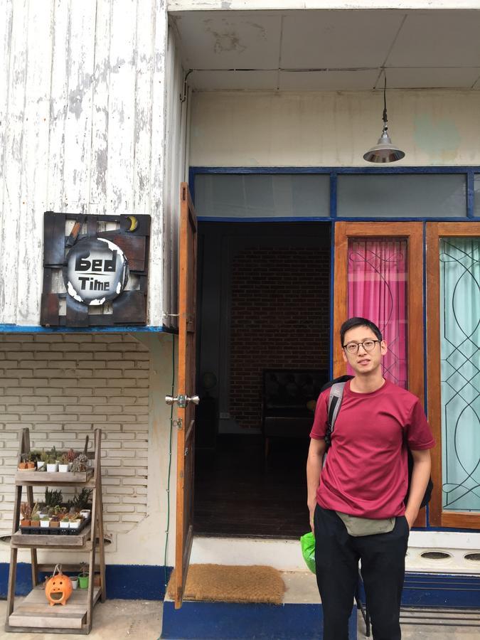 Bed Time Hostel Chiangrai Chiang Rai Bagian luar foto